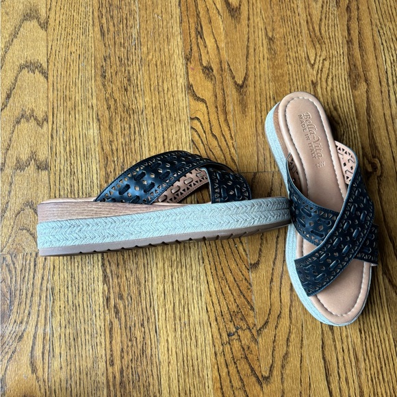 Bella Vita Slide sandals. 10W - Picture 2 of 3